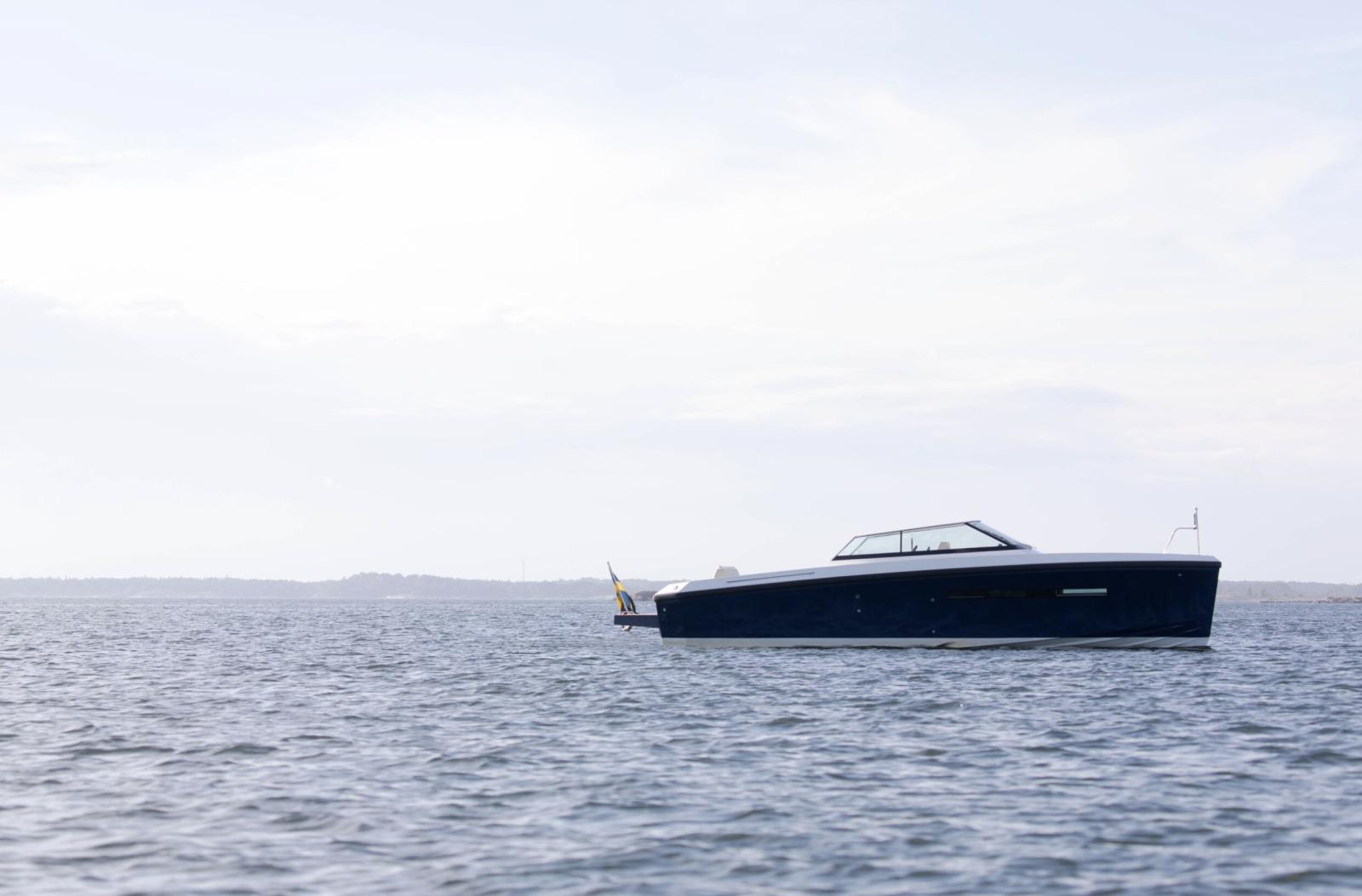 Delta Powerboats 33 Open