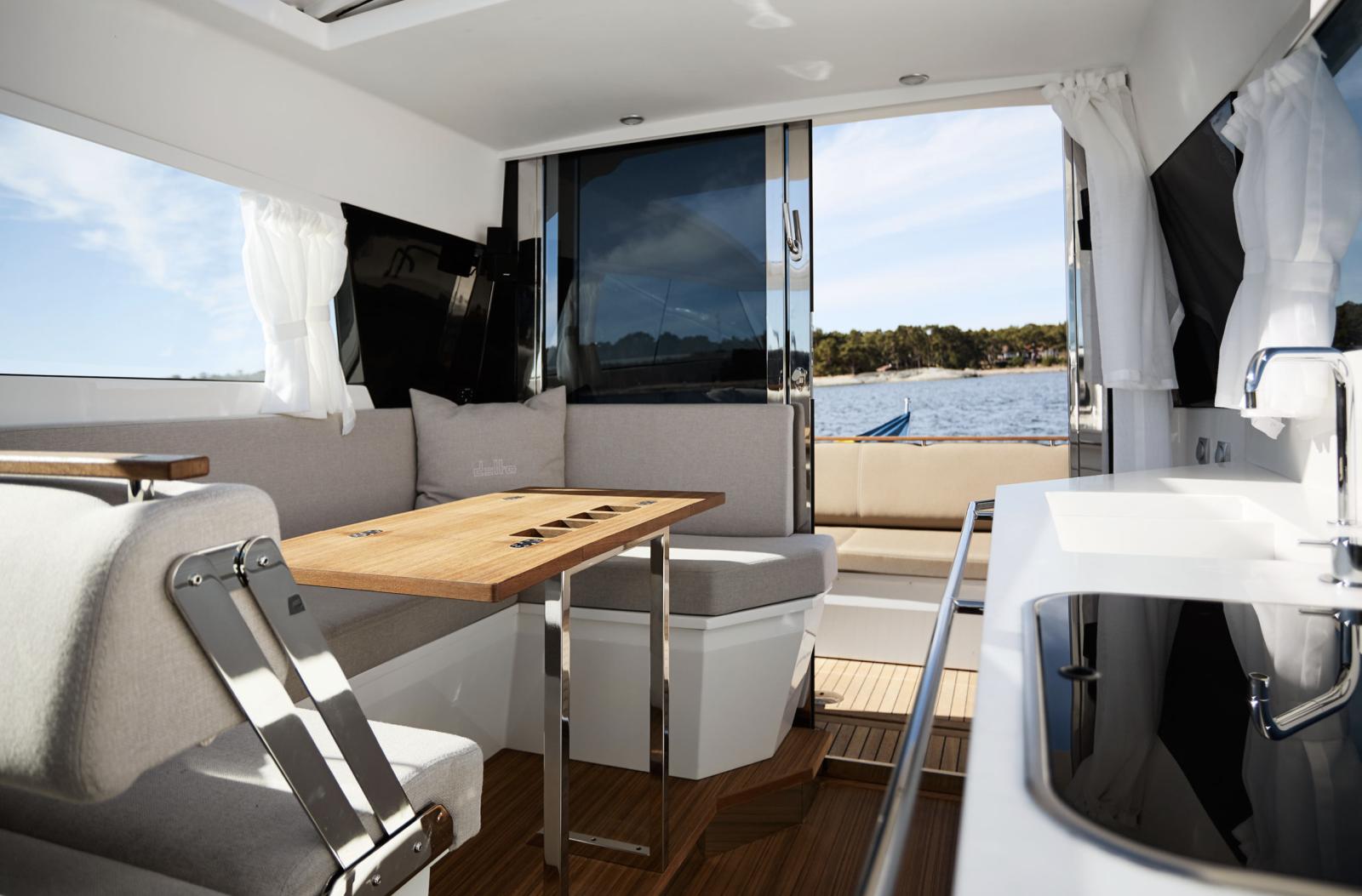 Delta Powerboats 33 Coupé