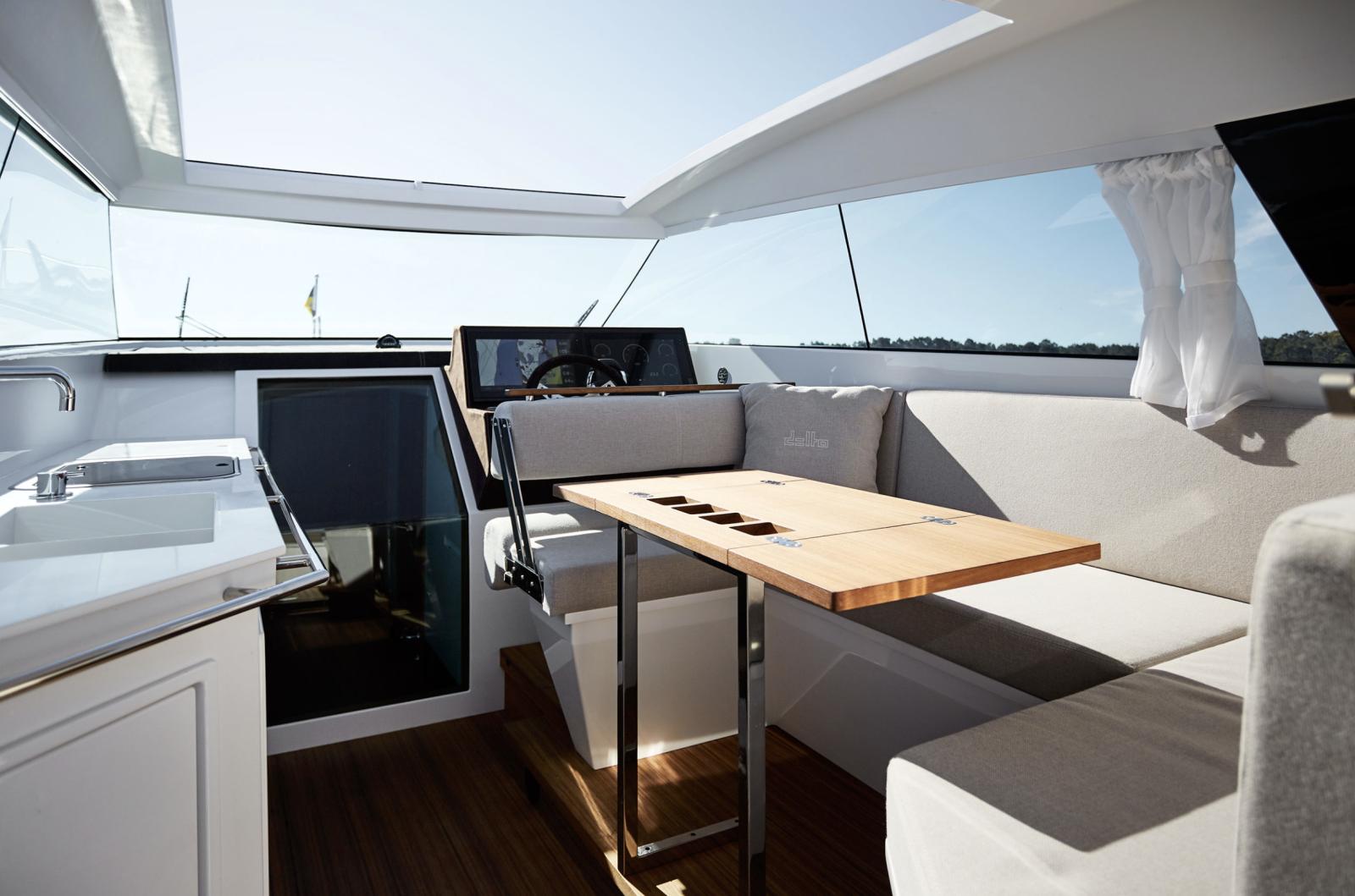 Delta Powerboats 33 Coupé