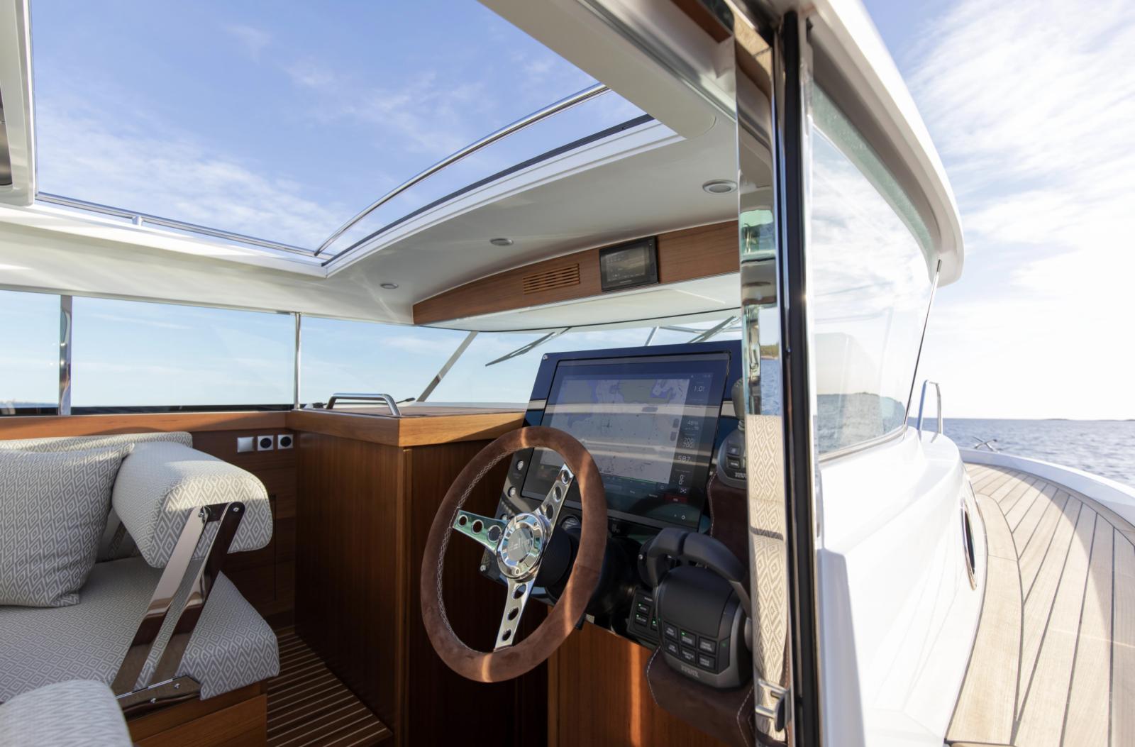 Delta Powerboats 340 Sw