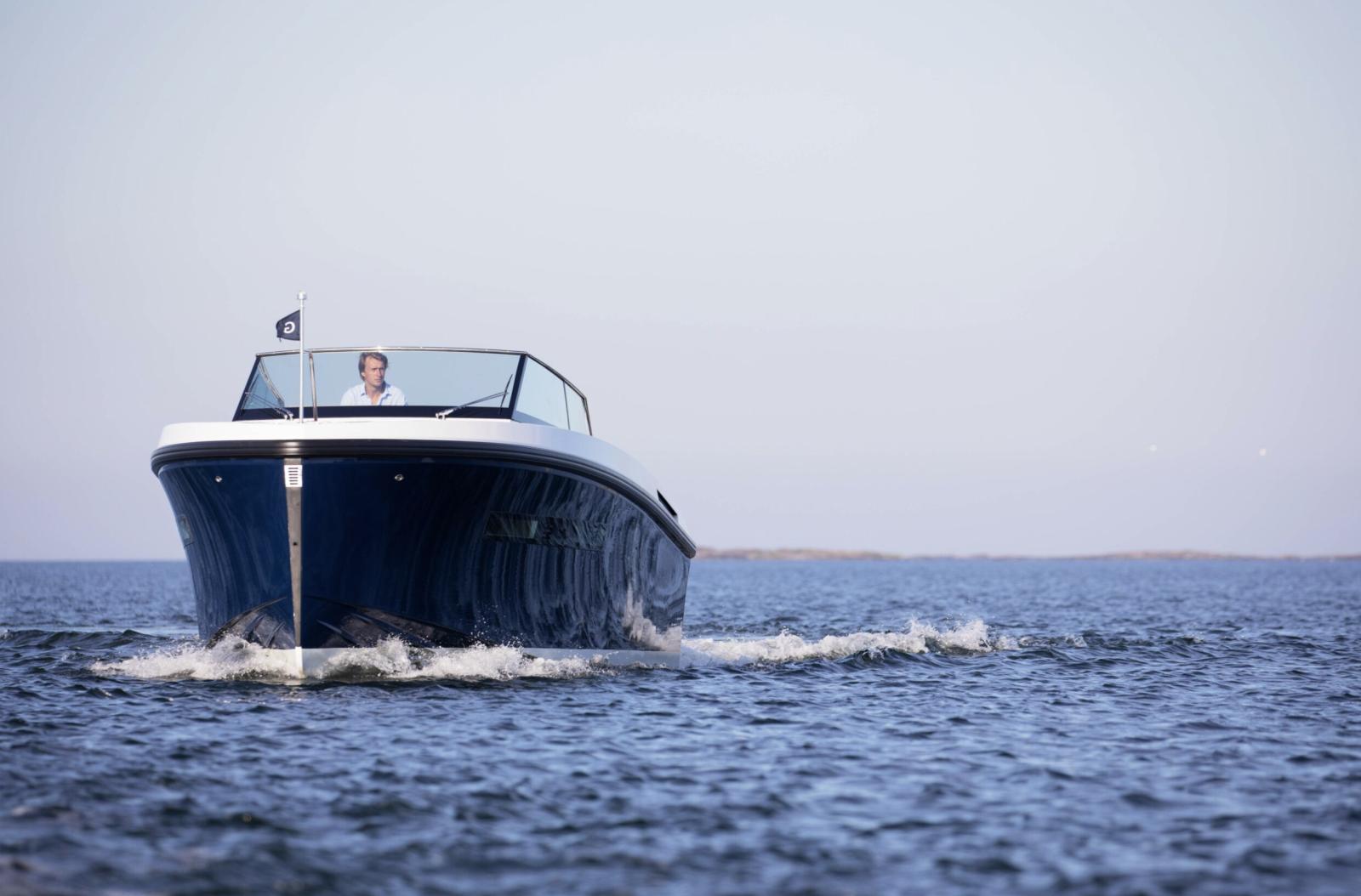 Delta Powerboats 33 Open