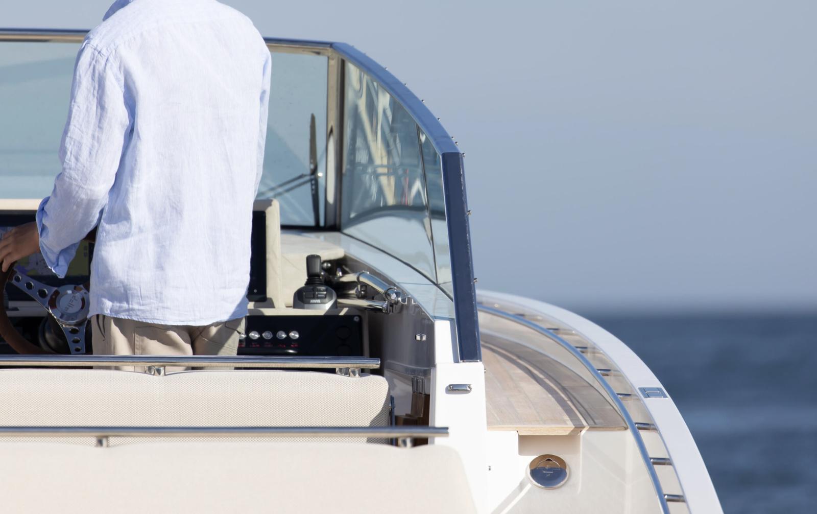 Delta Powerboats 33 Open