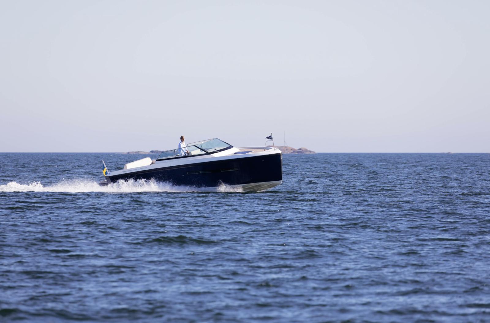 Delta Powerboats 33 Open