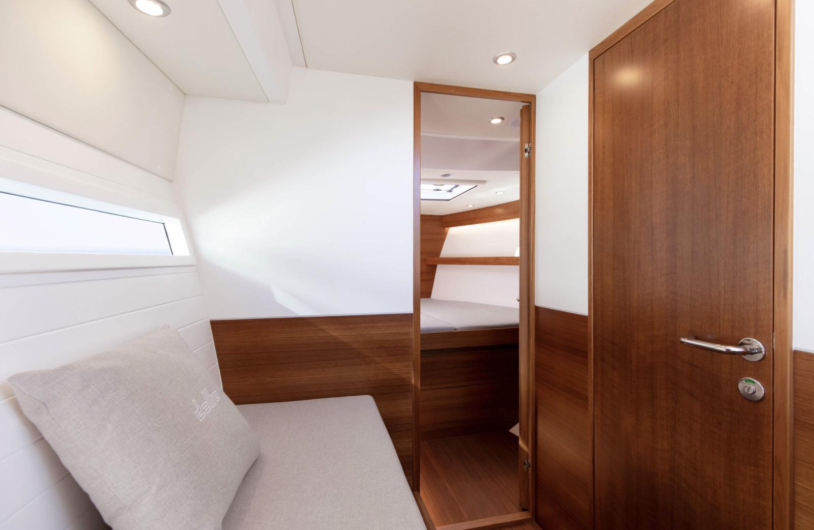 Delta Powerboats 33 Open